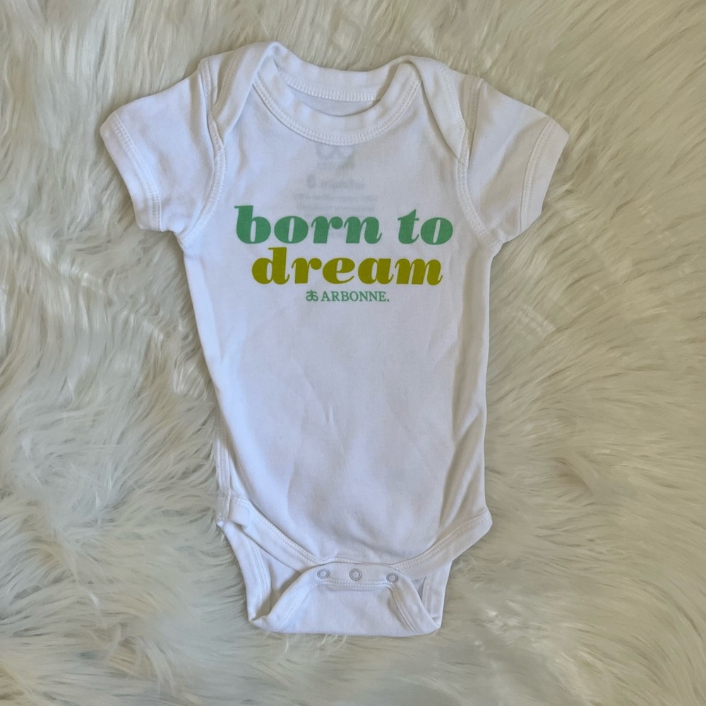 🔴Arbonne Unisex Born To Dream Onesie SZ 6m💚